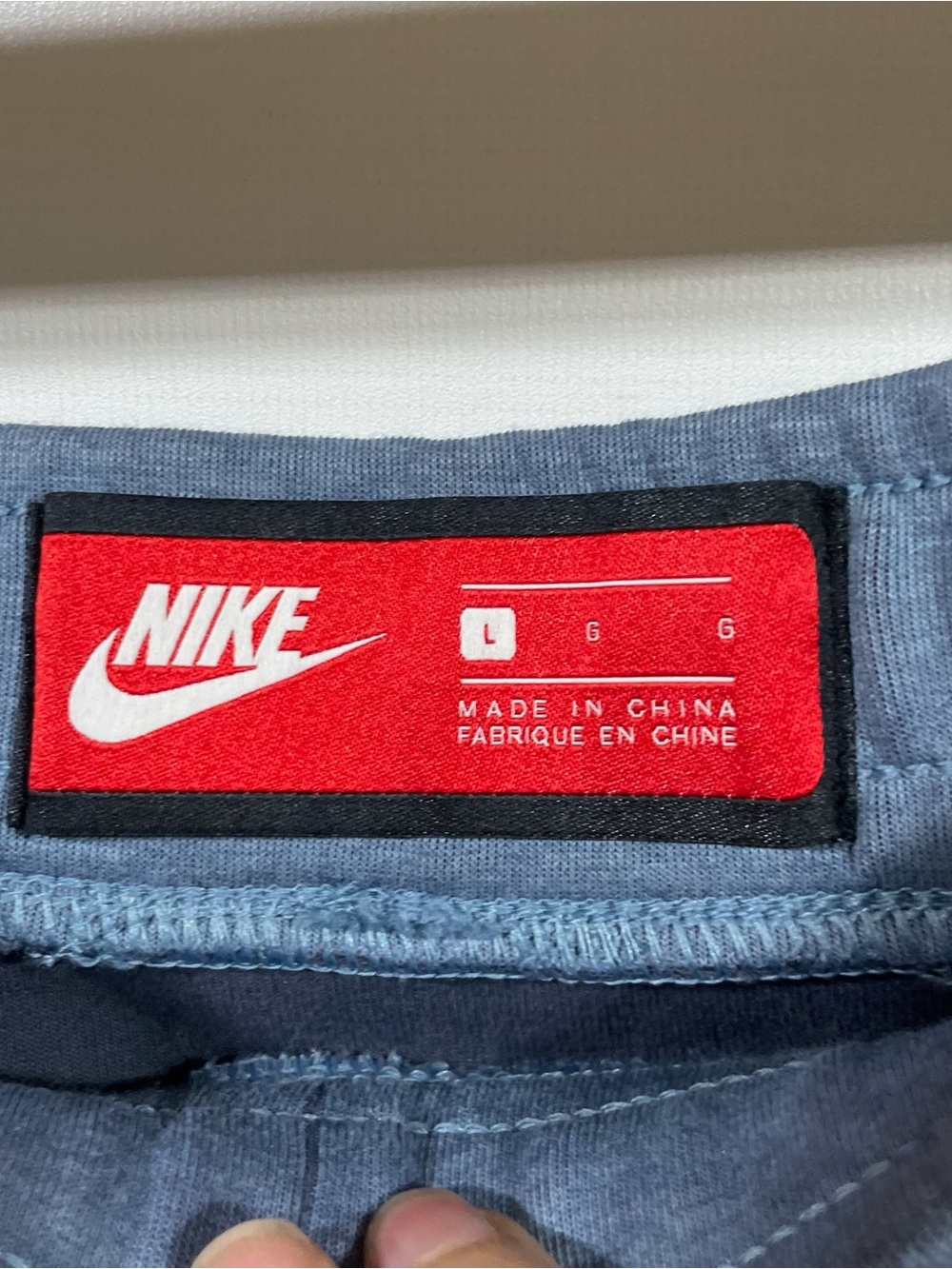 Nike Men’s Sweatpants Joggers in Light Blue with Red Label - Picture 2 of 3